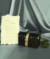   Dobozos meghívó - 135x80x60 mm - bronz színű doboz, fekete bársony díszítéssel - hasonló kártyával a címzésnek - betétlap krém színű, formastancolt, dombornyomott - a doboz világosbarna szaténszalaggal átköthető
