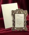   Esküvői meghívó - 140x200 mm - krém színű bőrhatás karton hátlapra kerül a szöveg - erre ragasztható a formastancolt bronz színű díszlap, mely óarany csillámmal és gyönggyel díszített
