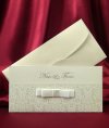    Esküvői meghívó - 200x100 mm - tasak: krémszínű matt karton domborítással, krémszínű szaténszalaggal - betétlap: krémszínű matt karton - boríték: krémszínű gyöngyházfényű