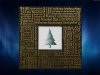  Karácsonyi üdvözlőlap - 135x135 mm - oldalra nyitható - borító: sötétbarna matt karton, aranyozott szöveggel, ablakos kivágással - betétlap: hajtogatott fehér lap, elején zöld fenyővel