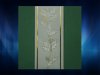   Karácsonyi üdvözlőlap - 135x135 mm - oldalra nyitható - borító: zöld kreatív karton - betétlap: egylapos krémszínű karton - a lap borítóját egy aranyozott mintás pauszcsík díszíti